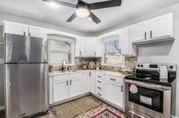 Building Photo - Completely Renovated 2 Bedroom House!