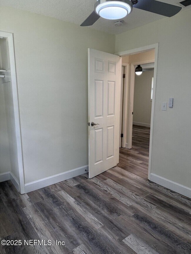 Building Photo - 7262 Kivler Dr