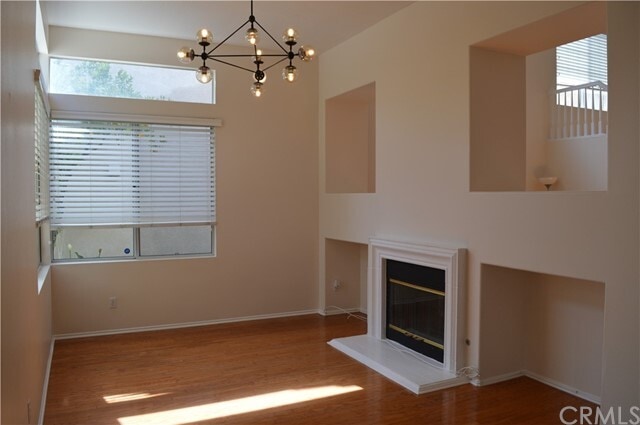 Building Photo - 15272 Rousseau Ln