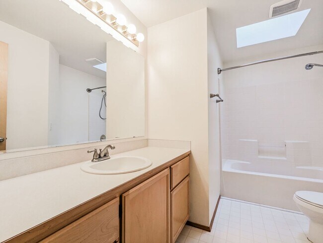 Building Photo - Beautiful 3 bed, 2 bath Rambler with fully...