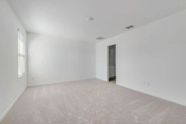 Building Photo - For Rent: Beautiful 4-Bedroom Home in Sherman, TX