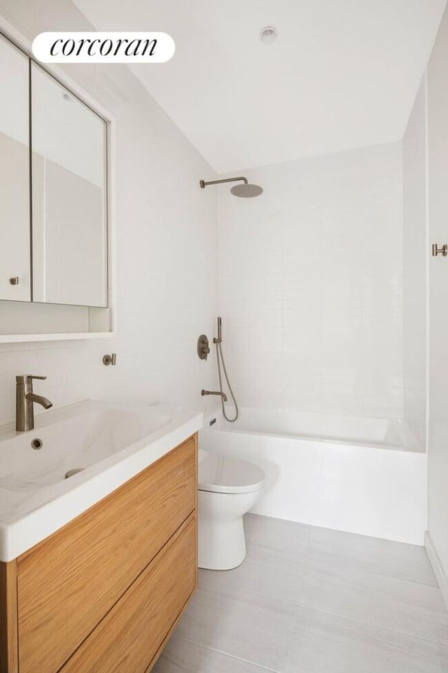 Building Photo - 447 W 51st St