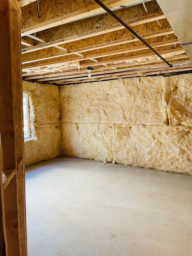 Building Photo - New Construction Townhome in Prime Riverton Location