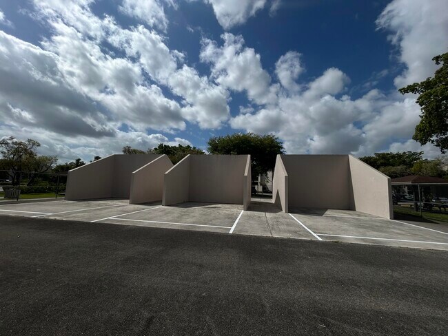 Building Photo - 8650 SW 133rd Avenue Rd