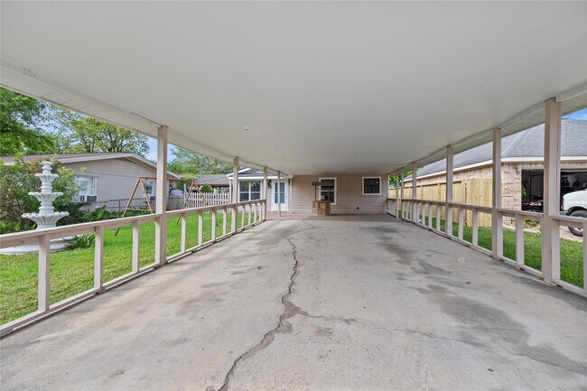 Building Photo - 10613 Chadwick St
