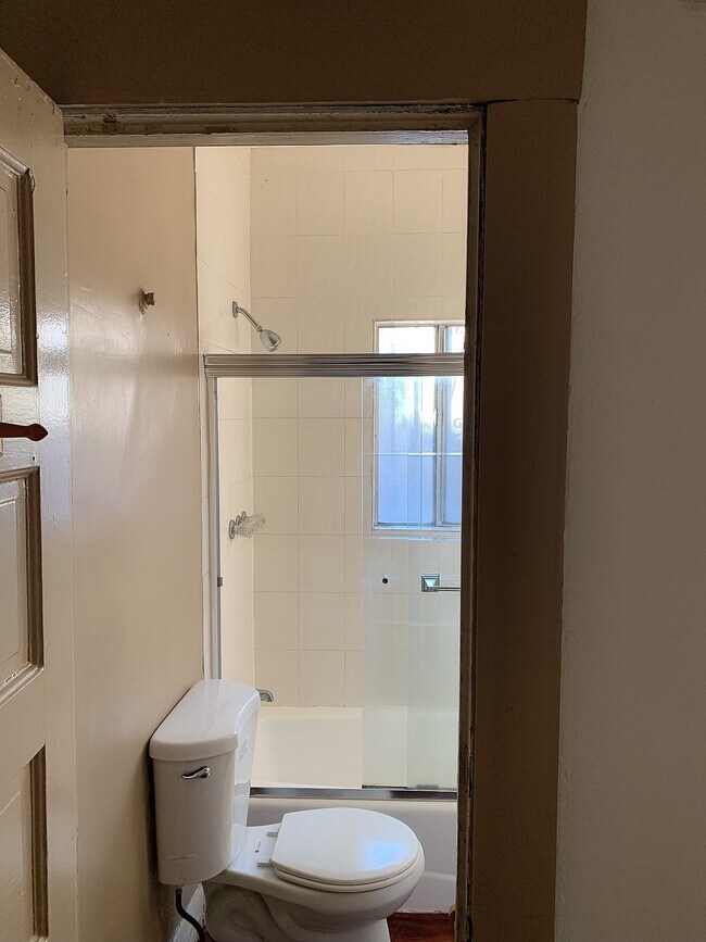 Bathroom Pic 2 - 1945 Daly St