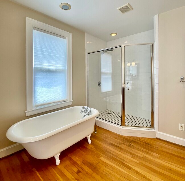 Building Photo - 1105 Virginia Ave