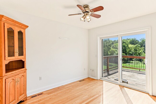 Building Photo - 808 Yorkview Dr