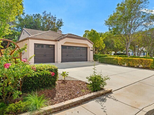 Building Photo - 5911 Rio Valle Dr