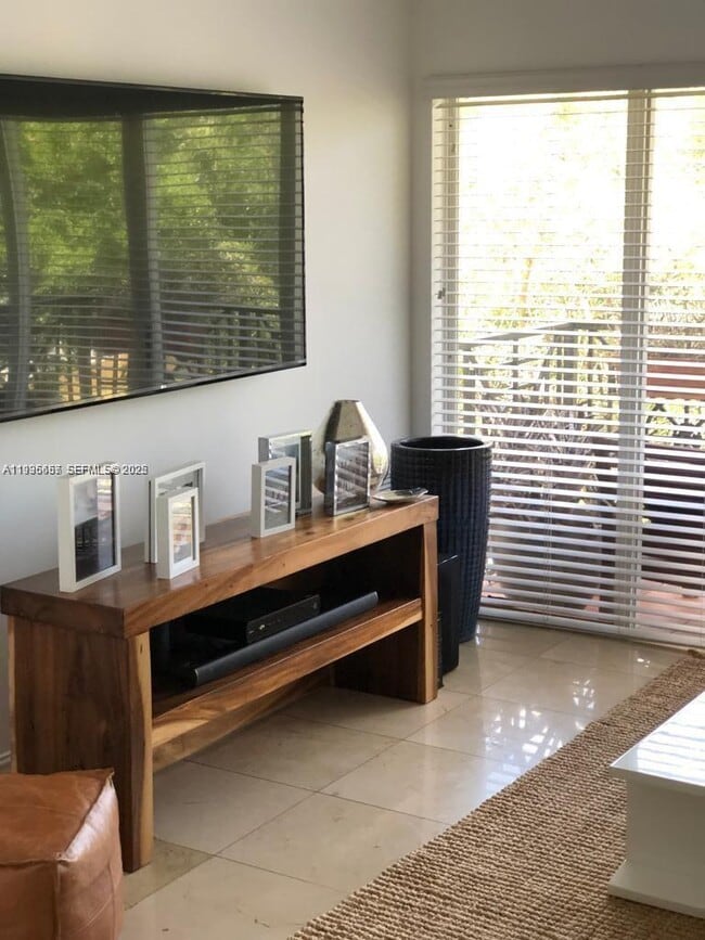 Building Photo - 101 Sidonia Ave