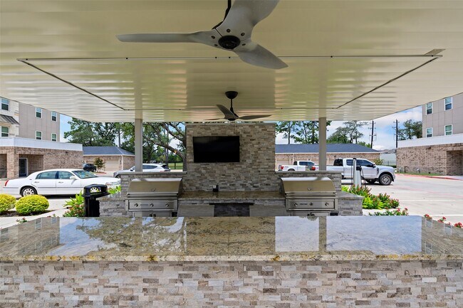 Building Photo - 6804 Westview Dr