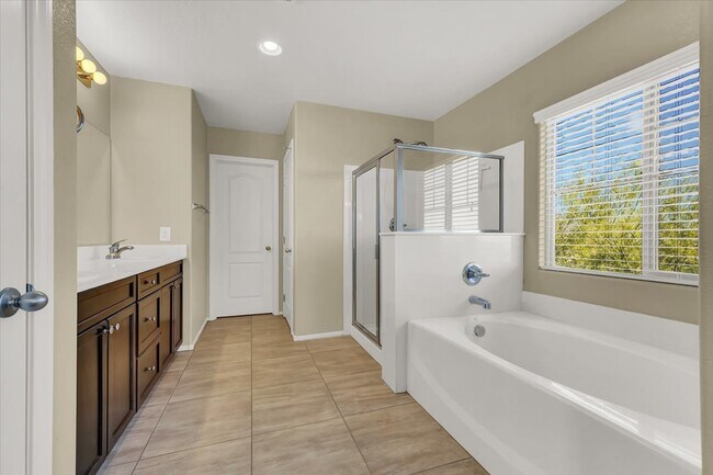 Building Photo - 7922 Blue Lake Peak St