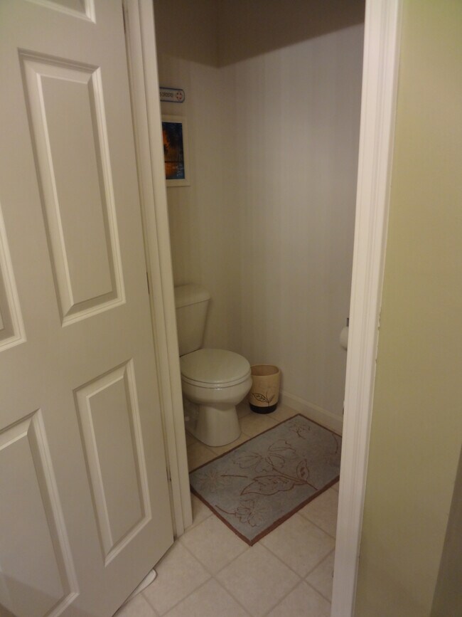Master toilet closet - 2275 Pinnacle Ct
