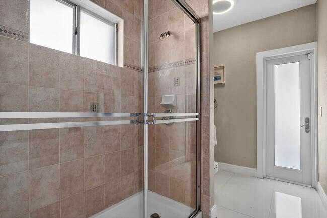 Building Photo - 5161 SW 159th Ct