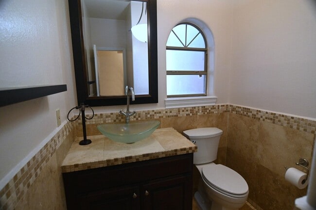 Building Photo - 3134 Homer Dr