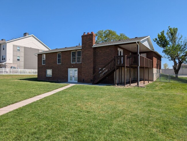 Building Photo - July FREE! Renovated 5-Bed Home + Optional...