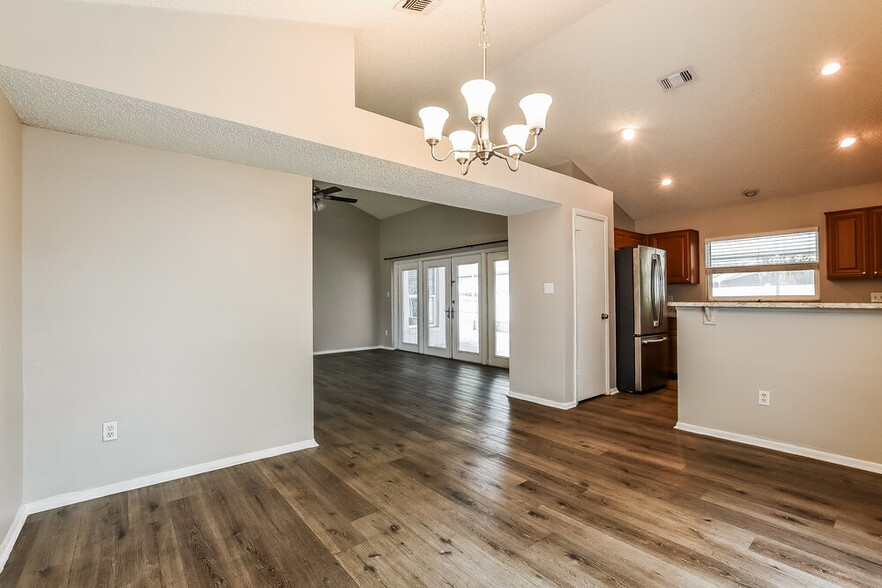 Building Photo - 1029 Beckstrom Dr