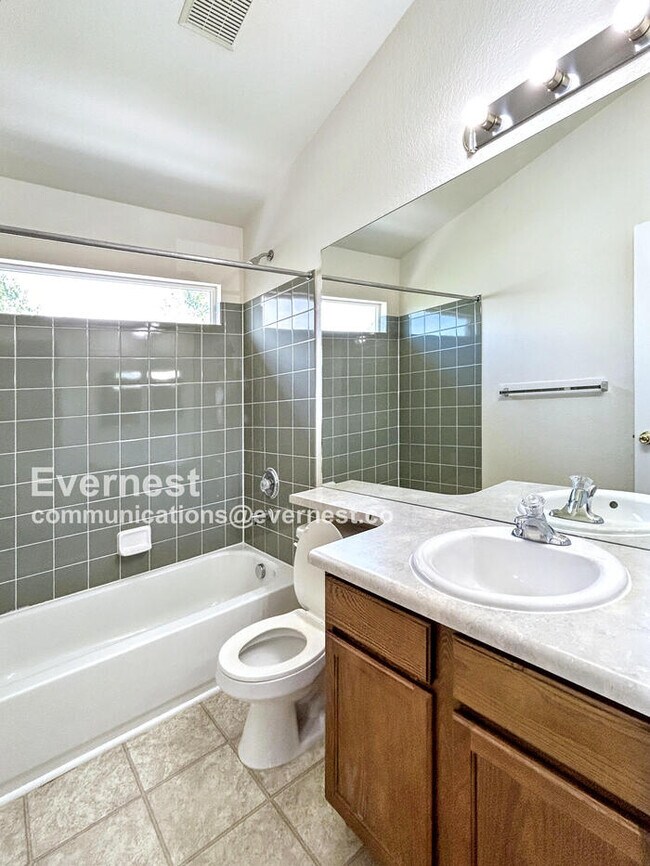 Building Photo - 7324 Edgebrook Dr