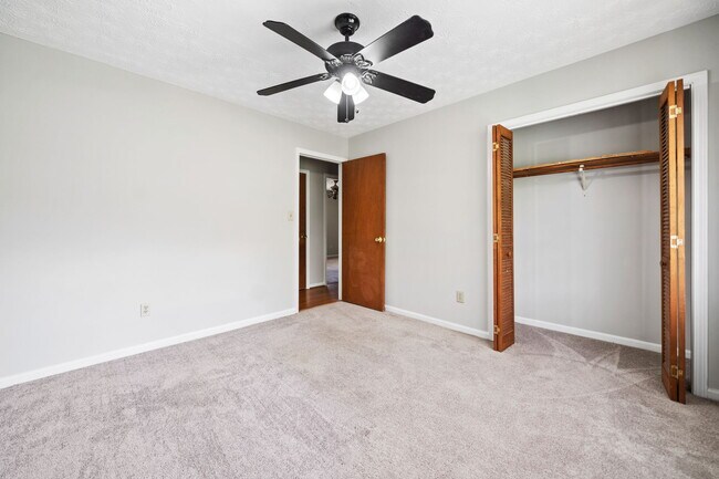 Building Photo - 58 6th Ave