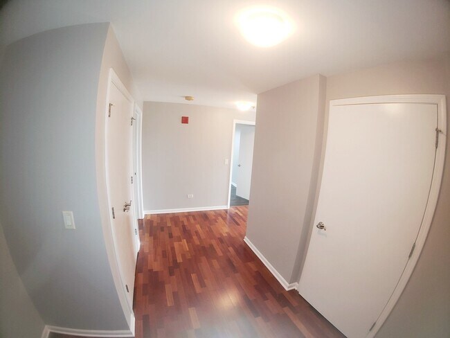 Building Photo - 100 N Hermitage Ave