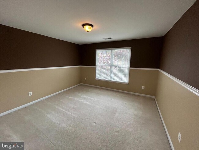 Building Photo - 42650 Nations St