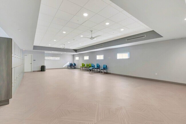 Building Photo - 6193 Pointe Regal Cir