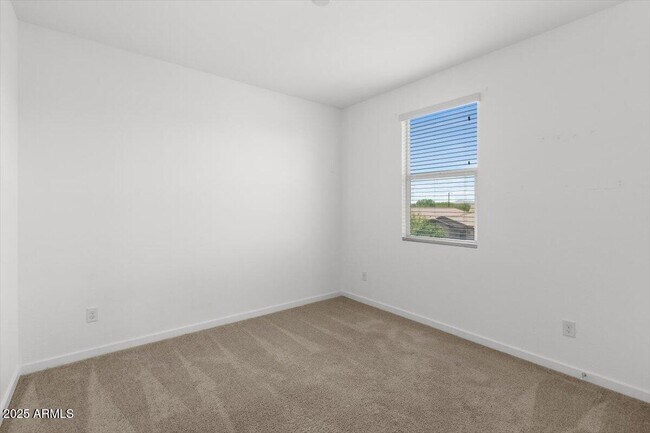 Building Photo - 14074 W Valentine St