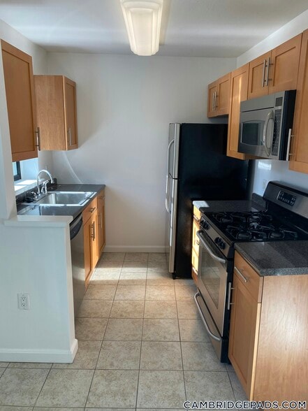 Building Photo - 60 Brattle St