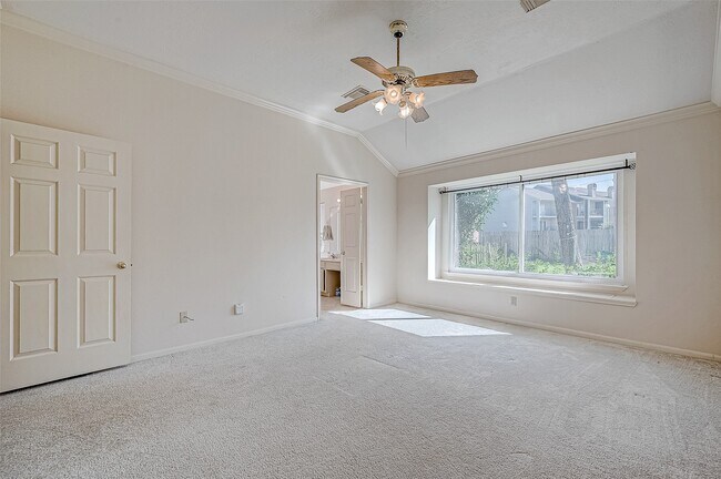 Building Photo - 7030 River Garden Dr