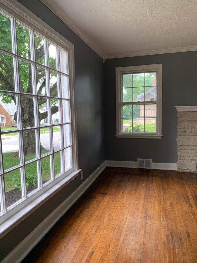 Building Photo - Coming Soon !3 Bedroom, Garage June 6th