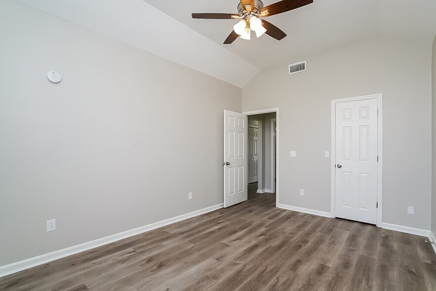Building Photo - 206 Babe Ruth Cove