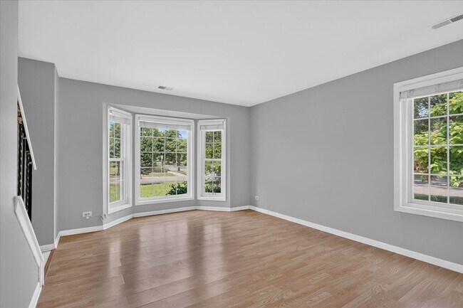 Building Photo - 901 Ashford Ln
