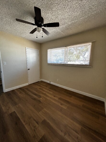 Building Photo - 720 N Marengo Ave