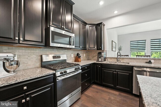 Building Photo - 2283 River Birch Rd