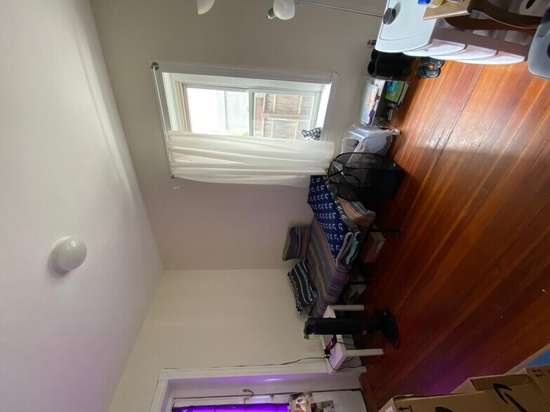 Building Photo - 1595 Beacon St