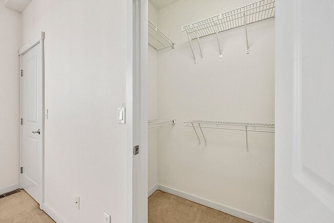 Building Photo - Modern 3-Story Tacoma Condo – Downtown Cit...