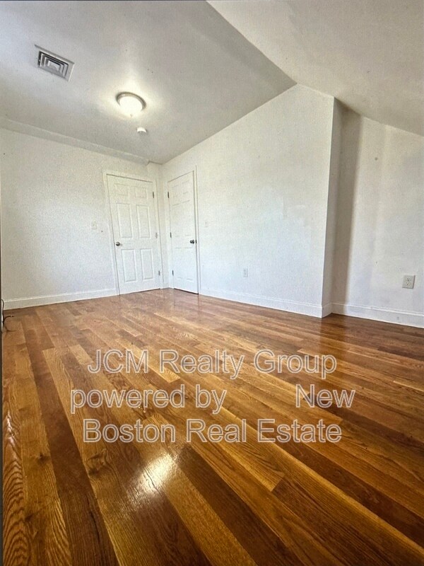 Building Photo - 61 Crescent Ave