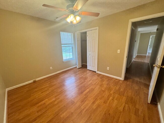 Building Photo - 753 Nelson Rd