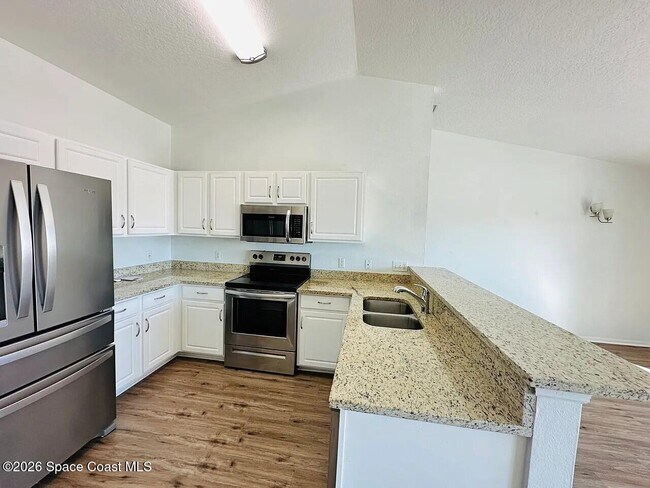 Building Photo - 130 Norwood Ave