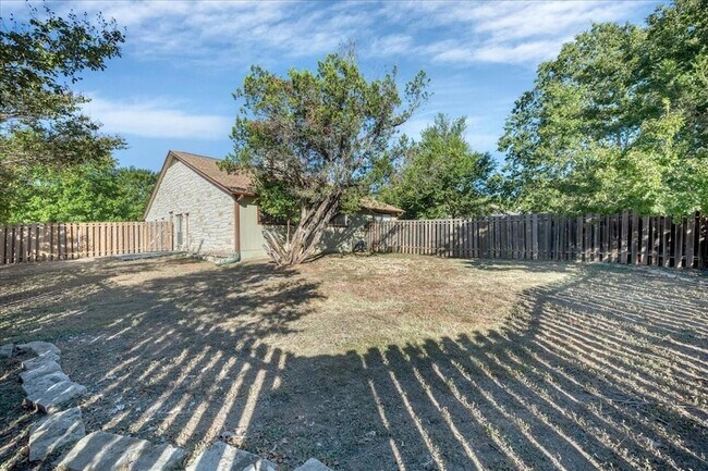 Building Photo - 421 Fantail Loop
