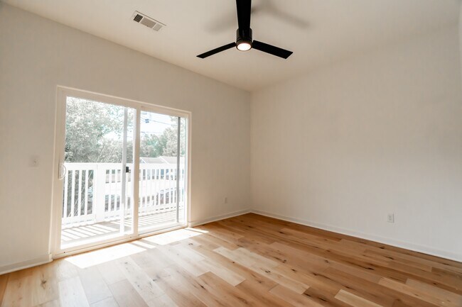 Building Photo - 1618 S Duncan Ave