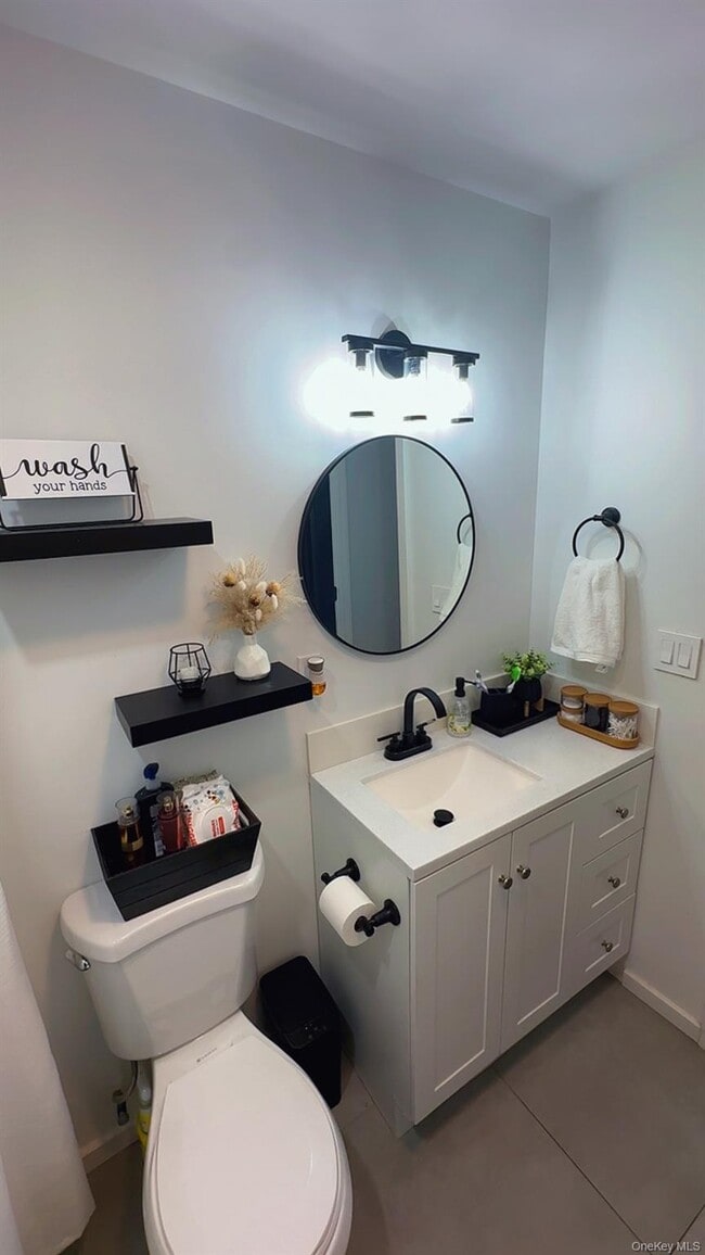 Building Photo - 160 Pacific St