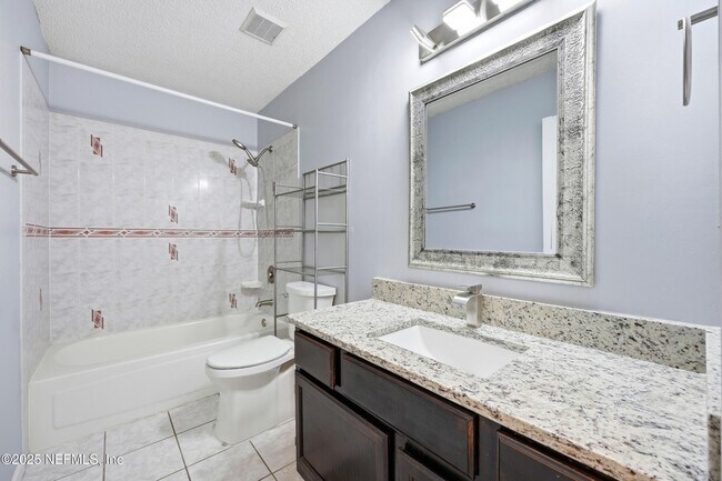 Building Photo - 14049 Broken Bow Dr N