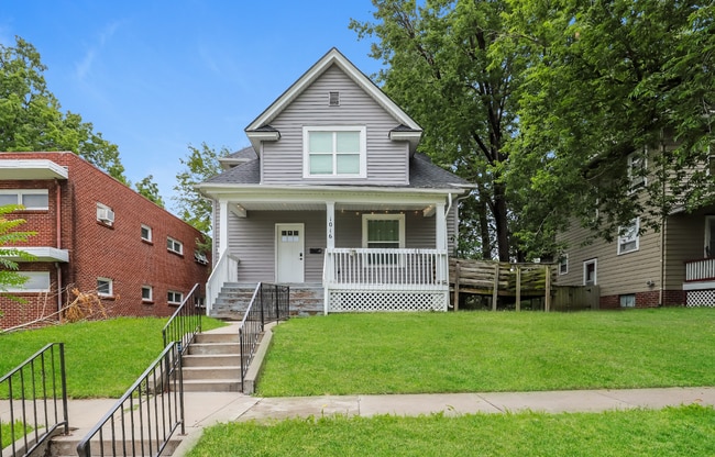Building Photo - Don't miss out on this beautiful home!