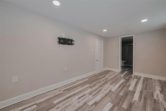 Building Photo - 1511 Scharpe St