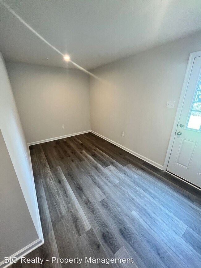 Building Photo - 3 br, 2 bath House - 104 Van Fleet Circle