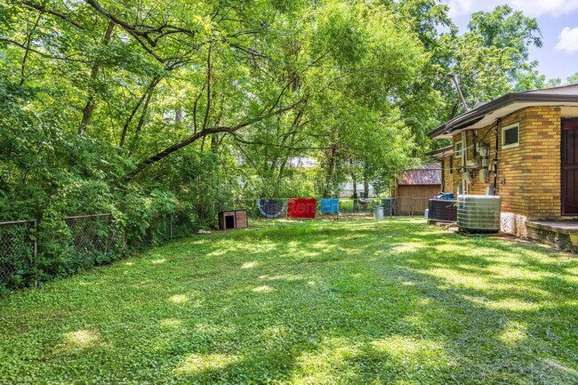 Building Photo - 7742 Holiday Hills Cir