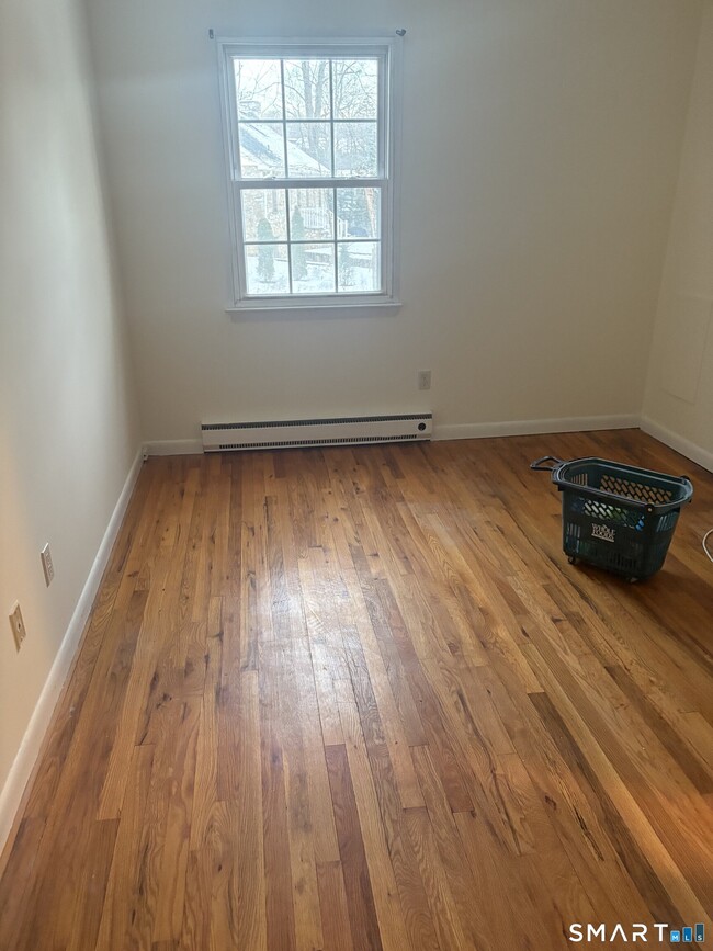 Building Photo - 21 River Pl