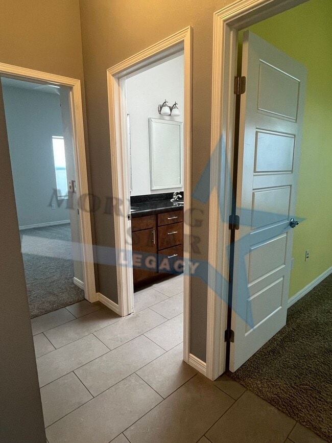 Building Photo - Charming 3-bedroom, 2-bathroom w/ views!