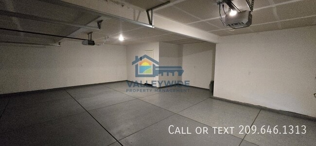 Building Photo - 2104 Ukiah Ct